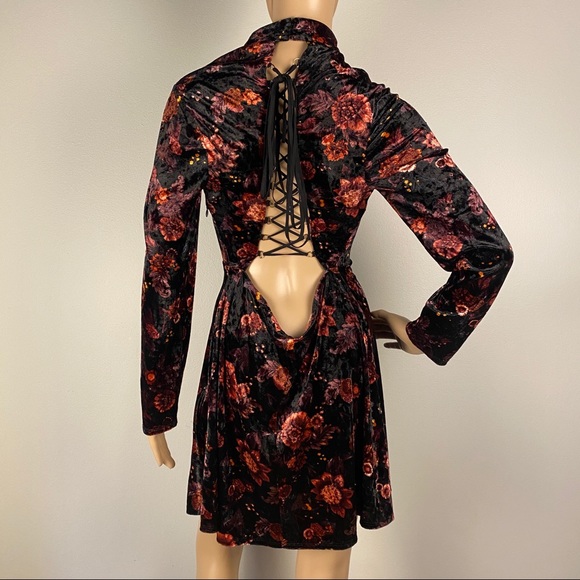 NEW TOPSHOP FLORAL VELVET SKATER DRESS - Picture 6 of 8